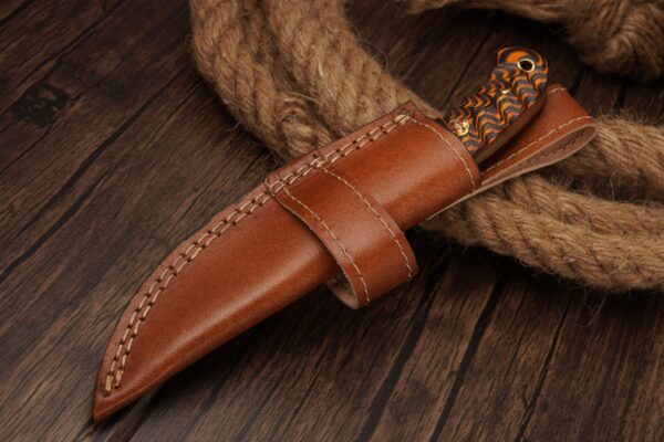 8.5 inch Handmade Damascus Steel Hunting Knife with Grooved Pakkawood Handle and Leather Sheath