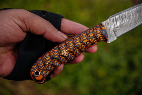 8.5 inch Handmade Damascus Steel Hunting Knife with Grooved Pakkawood Handle and Leather Sheath