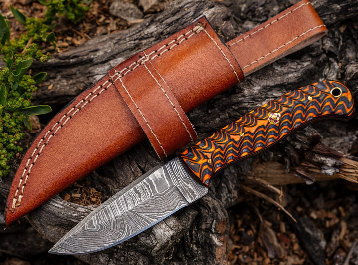 8.5 inch Handmade Damascus Steel Hunting Knife with Grooved Pakkawood Handle and Leather Sheath